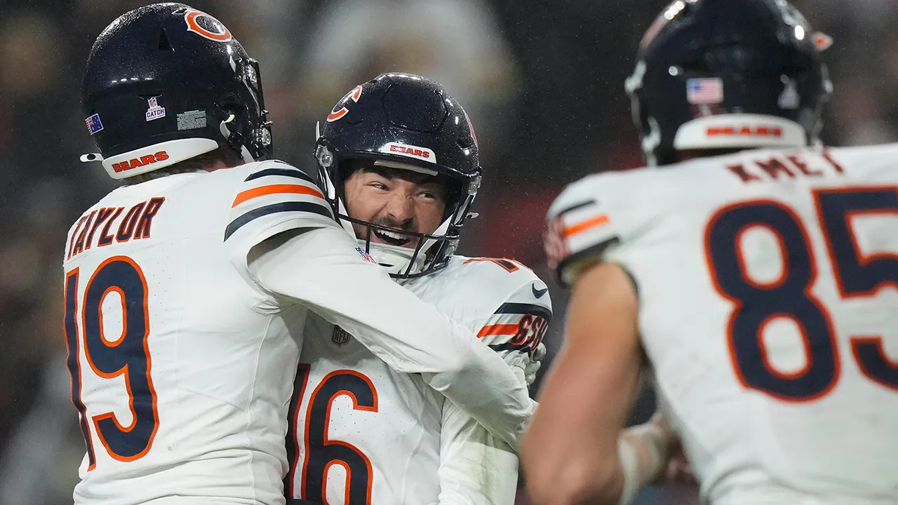 Jake Moody kicks game-winning field goal in first appearance with Bears Jake Moody kicks game-winning field goal in first appearance with Bears