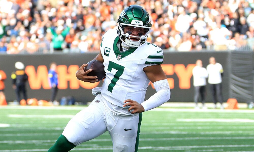 Jets’ Justin Fields reveals why he was ‘crying on the ground’ in closet before first win of season
