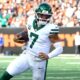 Jets’ Justin Fields reveals why he was ‘crying on the ground’ in closet before first win of season Jets’ Justin Fields reveals why he was ‘crying on the ground’ in closet before first win of season