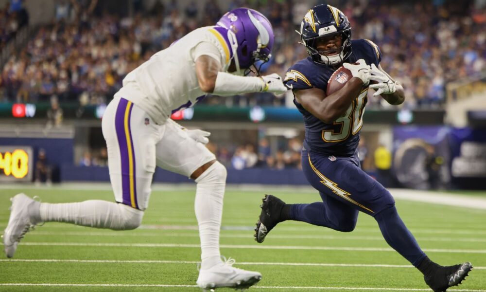 Justin Herbert, Kimani Vidal lead Chargers in commanding win over Vikings