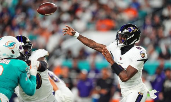 Lamar Jackson, Ravens capitalize on Dolphins turnover with Mark Andrews TD