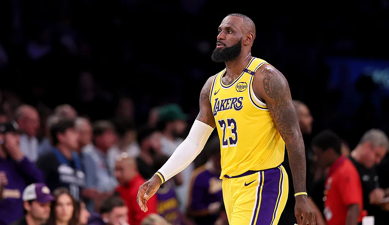 LeBron James faces lawsuit from fan who bought tickets expecting retirement announcement as ‘second decision’ LeBron James faces lawsuit from fan who bought tickets expecting retirement announcement as ‘second decision’