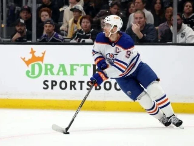 McDavid signs two-year Oilers deal on eve of NHL season | The Express Tribune