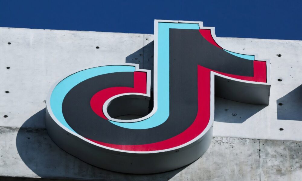 Meta and TikTok to obey Australia under-16 social media ban