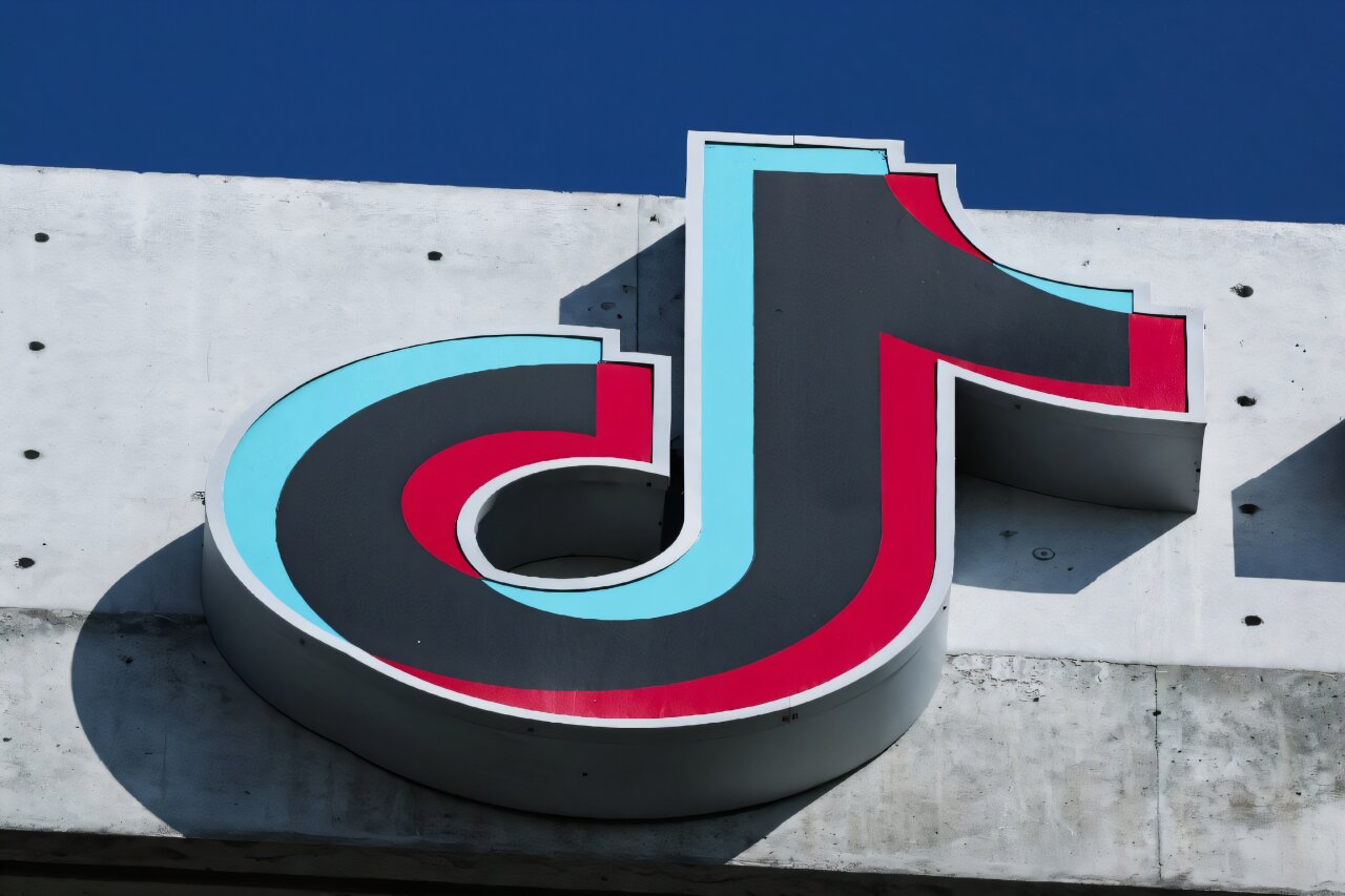 Meta and TikTok to obey Australia under-16 social media ban Meta and TikTok to obey Australia under-16 social media ban
