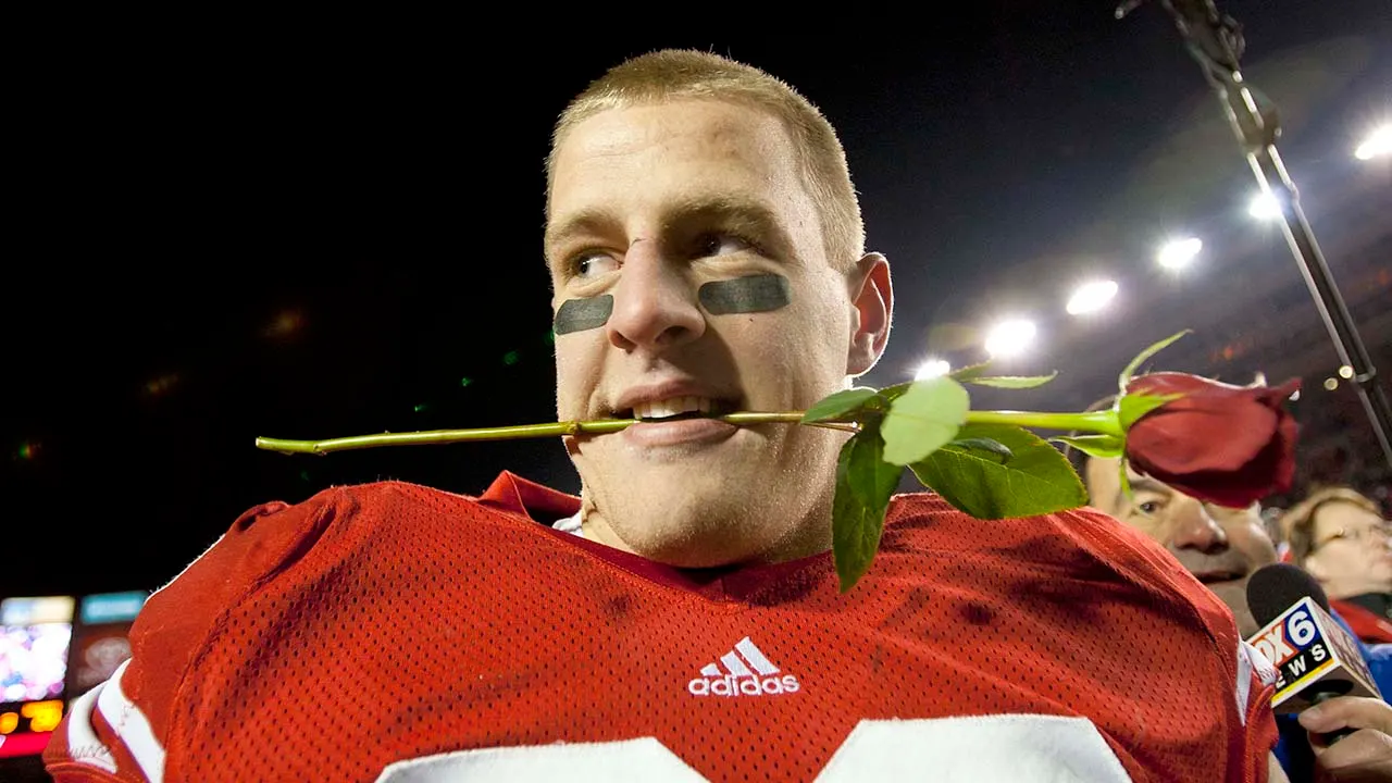 NFL legend JJ Watt roasts himself during Steelers-Browns broadcast