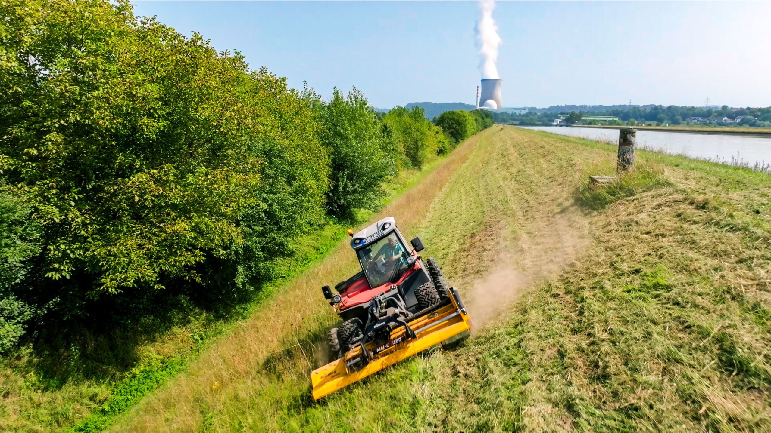 New drivetrain technology for off-road vehicles moves safely in difficult terrain New drivetrain technology for off-road vehicles moves safely in difficult terrain