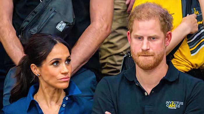 Prince Harry struggles to fit in, fears losing Meghan Markle over balding insecurities Prince Harry struggles to fit in, fears losing Meghan Markle over balding insecurities