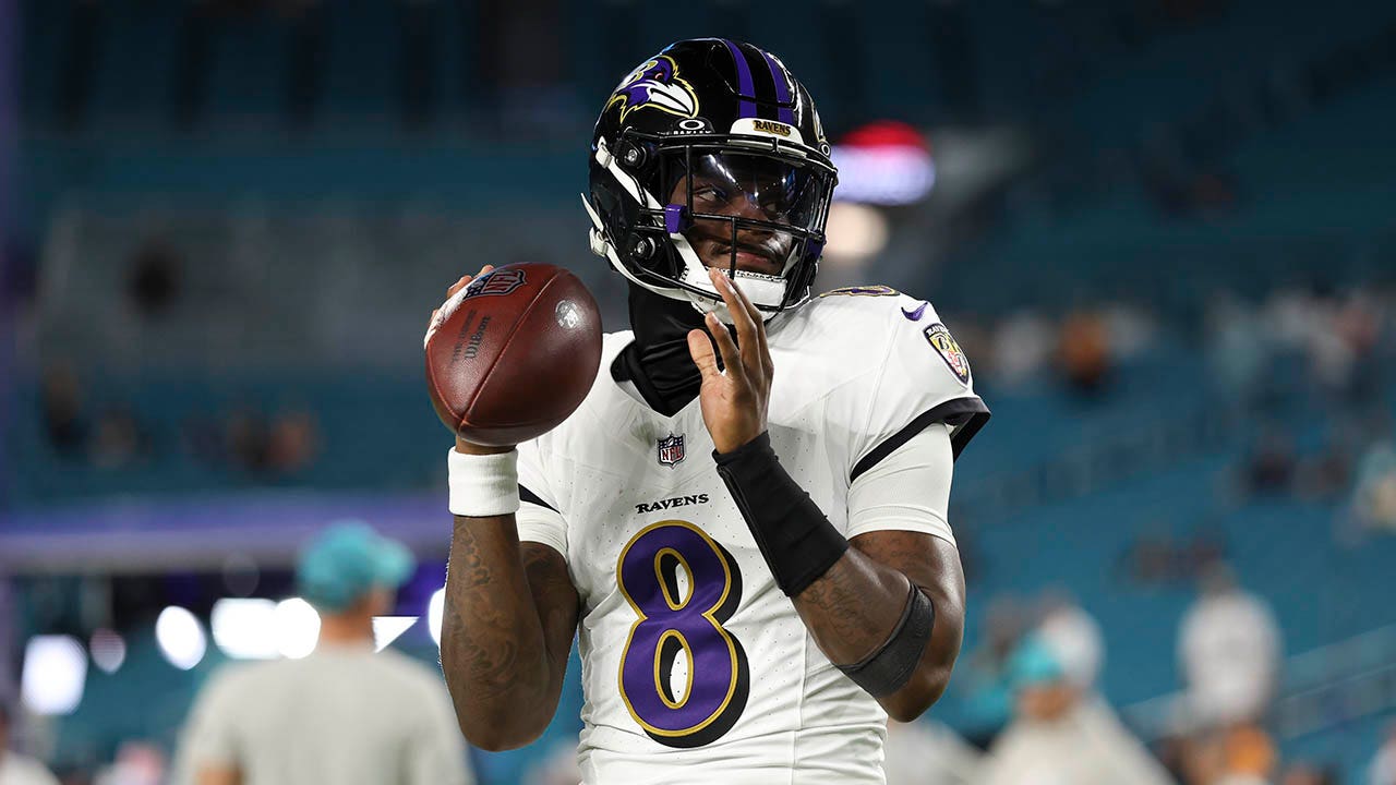 Ravens’ Lamar Jackson lights up Dolphins with 4 TDs in dominant return from injury Ravens’ Lamar Jackson lights up Dolphins with 4 TDs in dominant return from injury