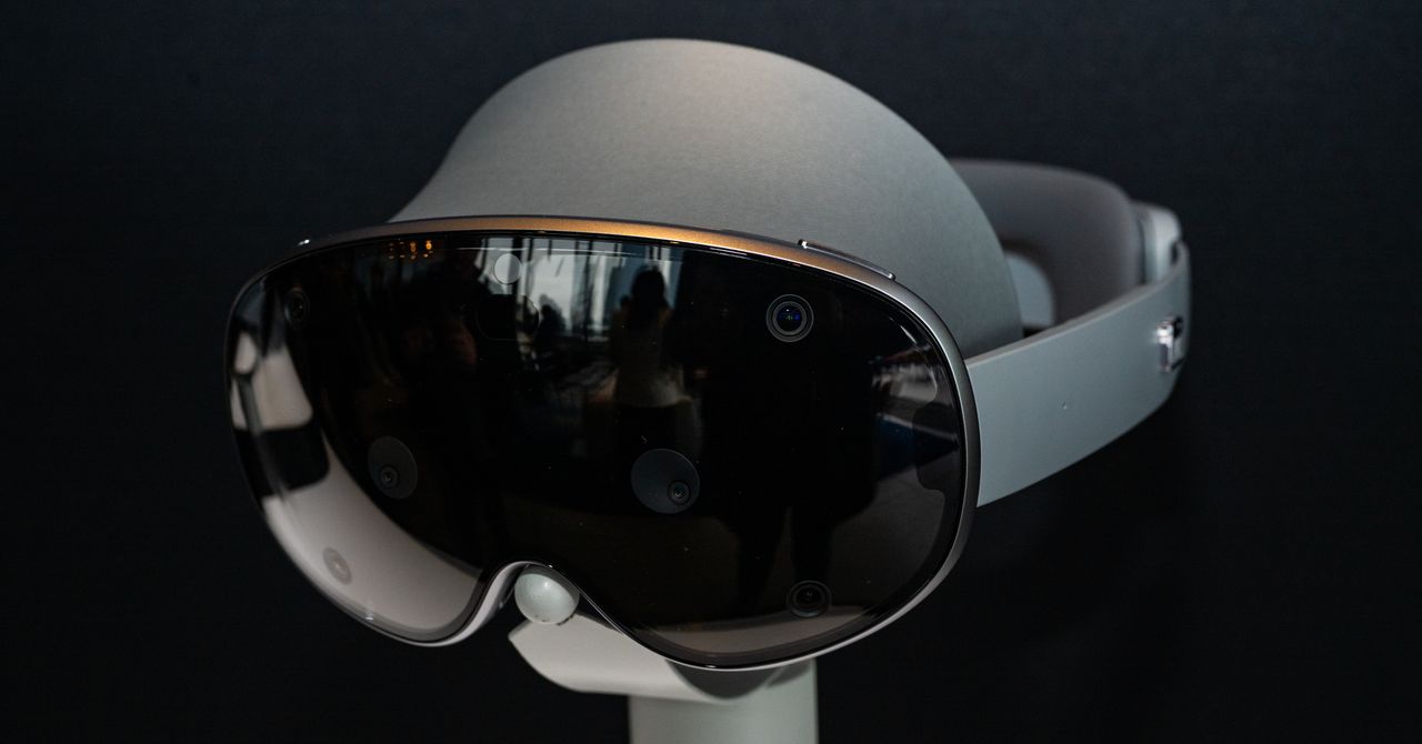 Samsung’s Galaxy XR Mixed Reality Headset Undercuts Apple’s Vision Pro by ,700 Samsung’s Galaxy XR Mixed Reality Headset Undercuts Apple’s Vision Pro by ,700