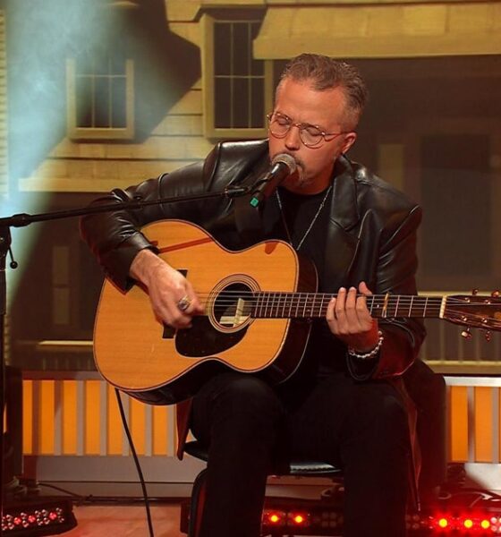 Saturday Sessions: Jason Isbell performs "Ride to Robert's"