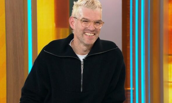 Timothy Simons on the tension and chemistry driving “Nobody Wants This” season two