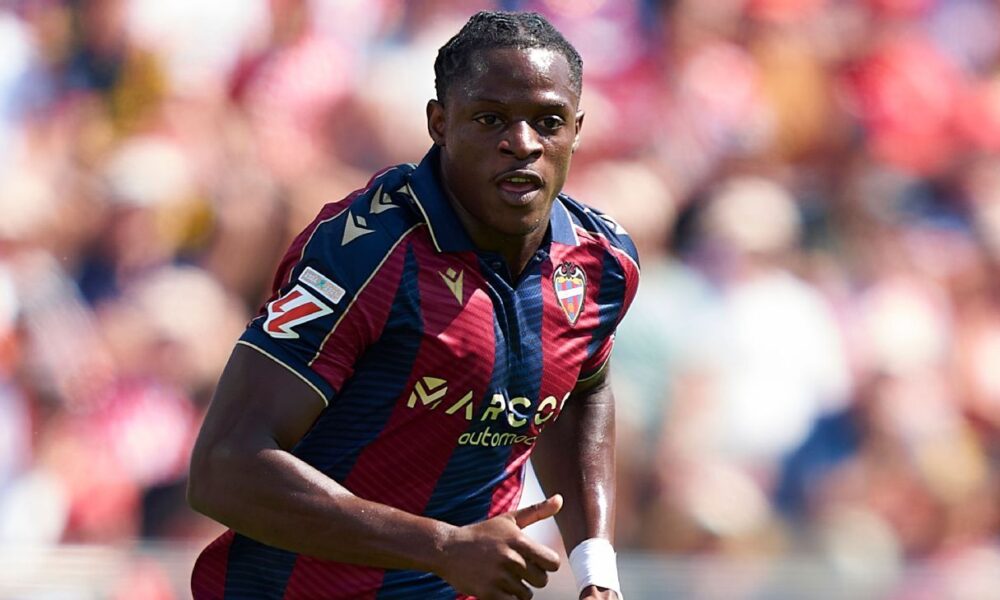 Transfer rumors, news: Barcelona eye Etta Eyong as Lewandowski replacement
