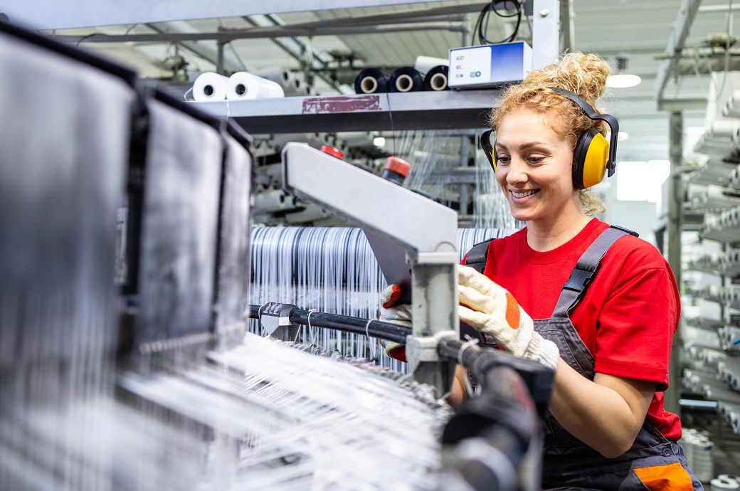US PMI slips to 52 in Sept, tariffs slow factory output & new orders