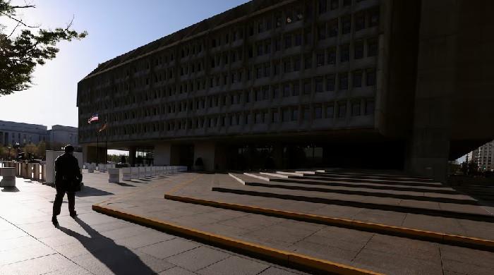 US judge blocks Trump’s plan to lay off thousands of government workers US judge blocks Trump’s plan to lay off thousands of government workers
