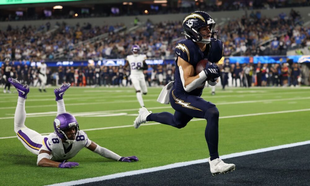 Vikings-Chargers NFL Week 8: Herbert finds Ladd McConkey for 27-yard TD