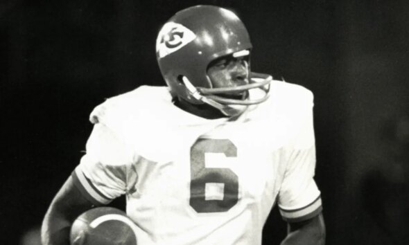 Warren McVea, Super Bowl champion and pioneer football player, dead at 79