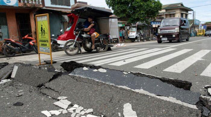 Philippines quake death toll climbs over 60; injured overwhelm hospitals
