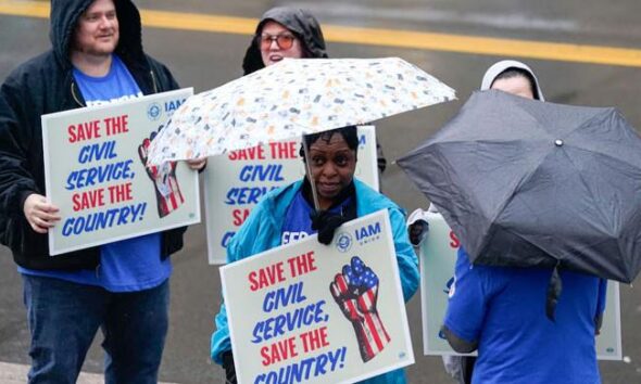 Over 150,000 US federal workers quit in mass exit