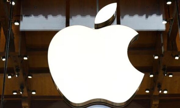 Apple removes ICE tracking apps after pressure by Trump administration