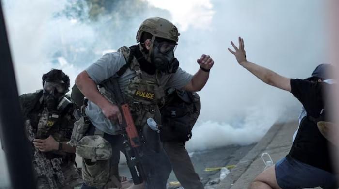 Trump calls for jailing Democratic leaders as troops prepare for Chicago deployment