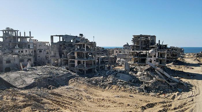 Gazans return to razed homes