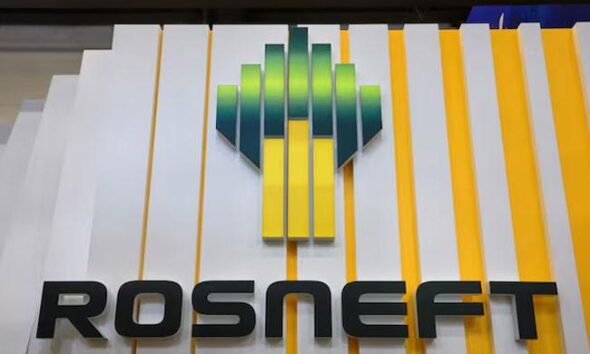 Trump tigthens pressure on Putin, slaps sanctions on top Russian oil firms; EU bans LNG