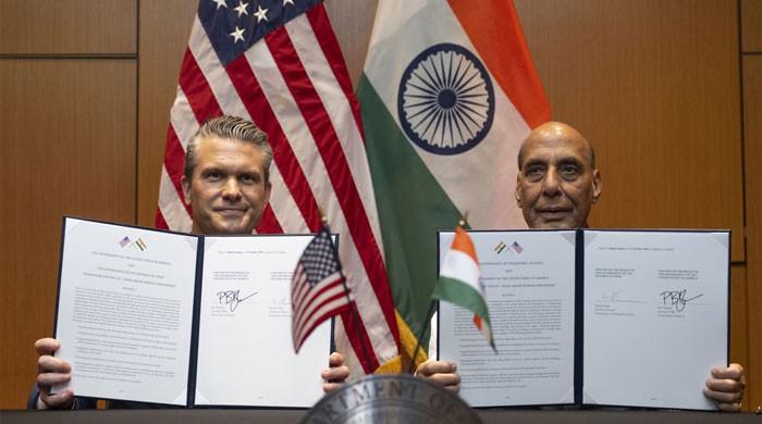US signs 10-year defence agreement with India US signs 10-year defence agreement with India