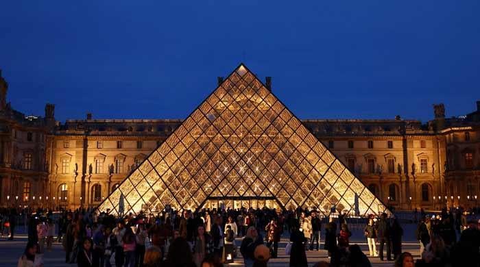 Louvre to get anti-ramming barriers by year end: minister Louvre to get anti-ramming barriers by year end: minister