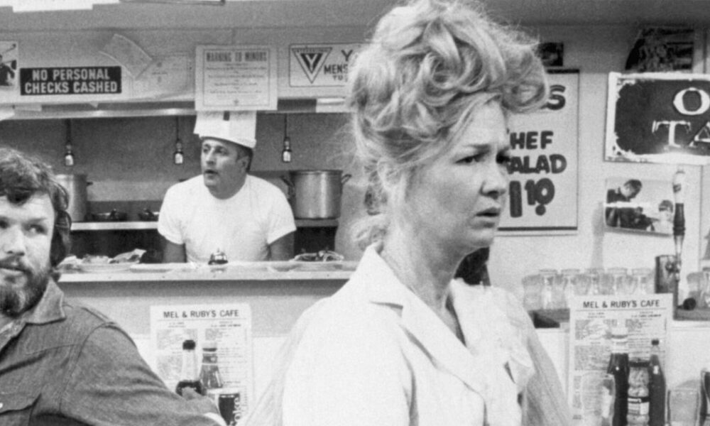 Actress Diane Ladd dies at 89