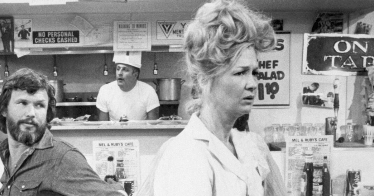 Actress Diane Ladd dies at 89