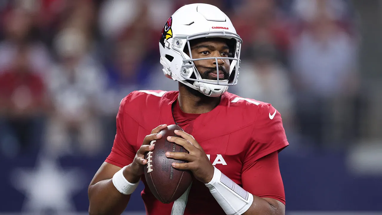 Cardinals snap 5-game skid with road win over struggling Cowboys