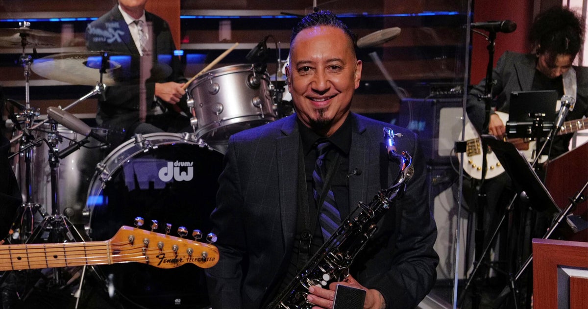 Cleto Escobedo III, “Jimmy Kimmel Live!” bandleader, dies at 59