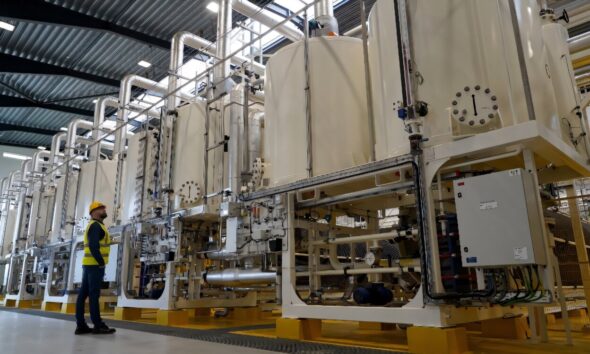 Denmark inaugurates rare low-carbon hydrogen plant