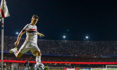 Ex-Chelsea star Oscar in hospital with heart issue