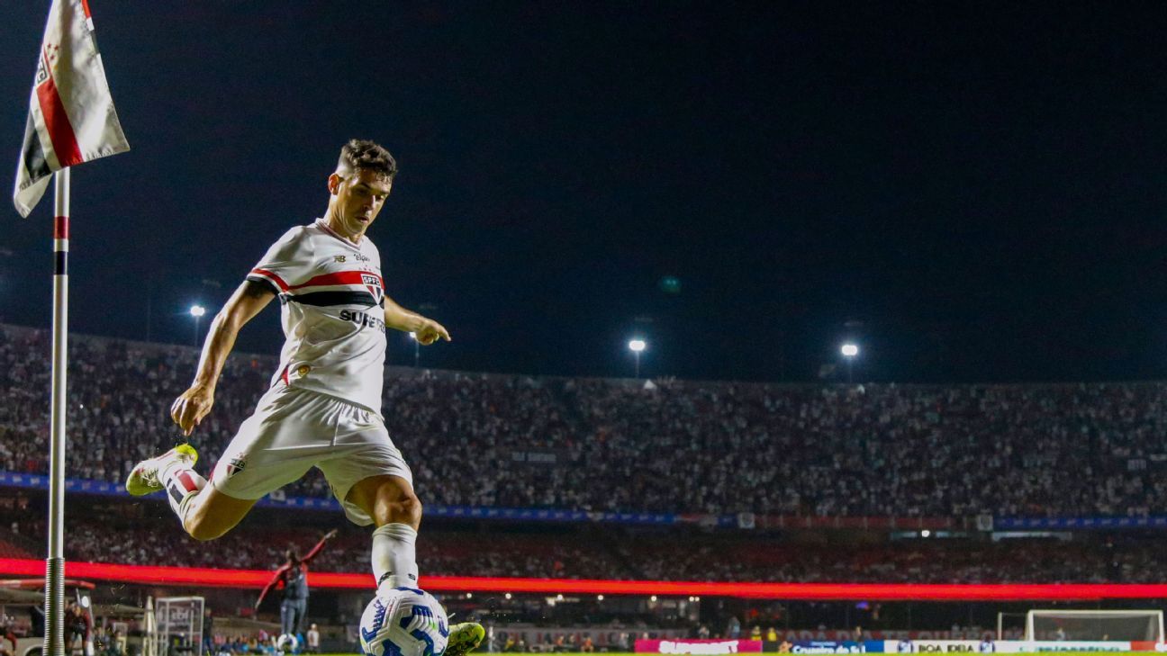 Ex-Chelsea star Oscar in hospital with heart issue