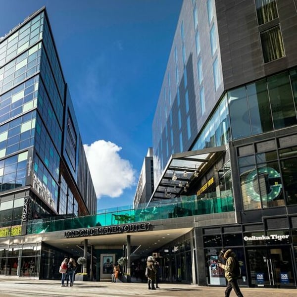 Fan Club opens London Designer Outlet pop-up for festive football season