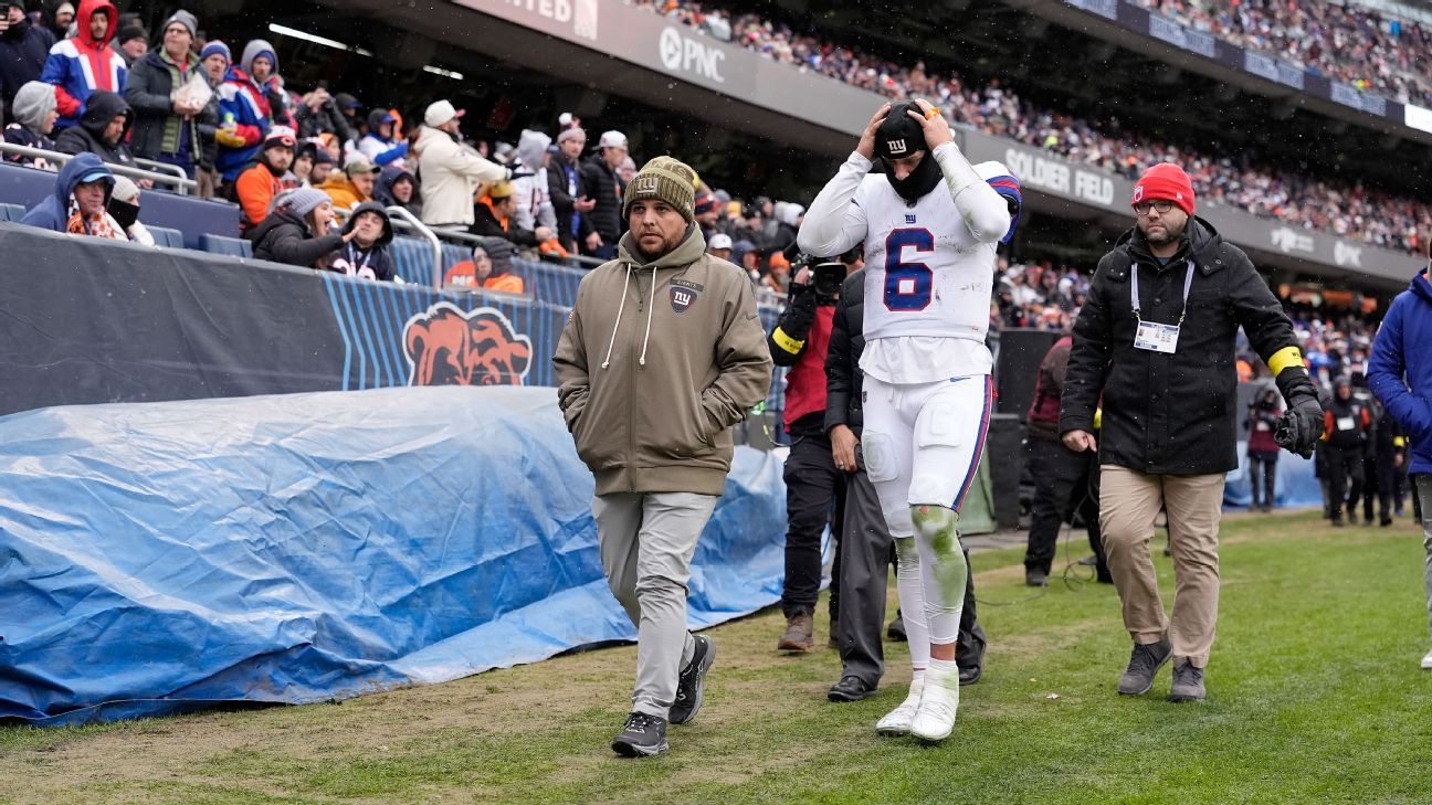Giants’ Dart suffers concussion in loss to Bears