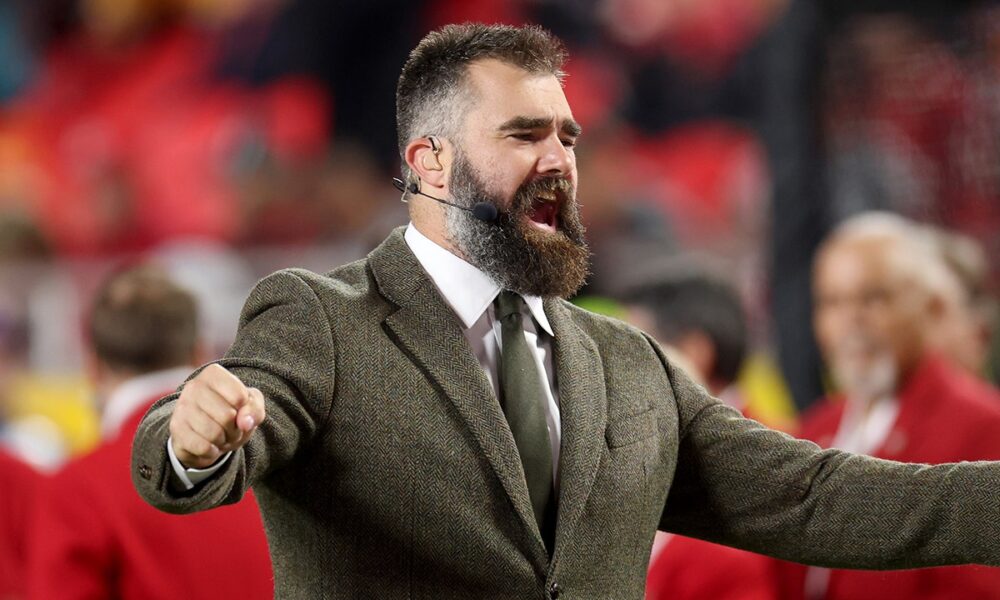 Jason Kelce sends Eagles fans into frenzy, shirtless in belly-bucking competition before Black Friday game