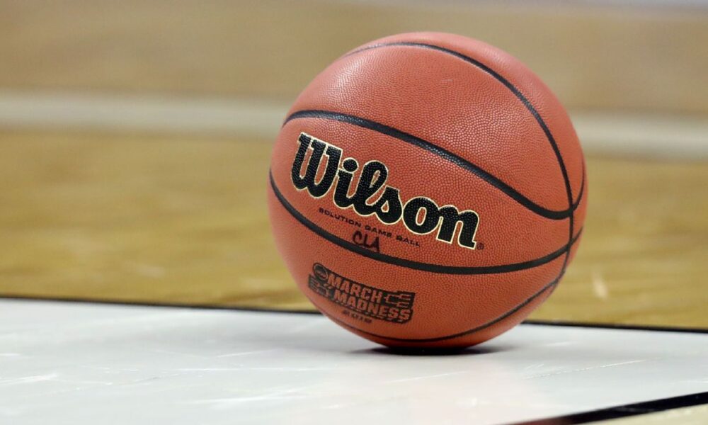Okla. juco hoops player dies from game injury