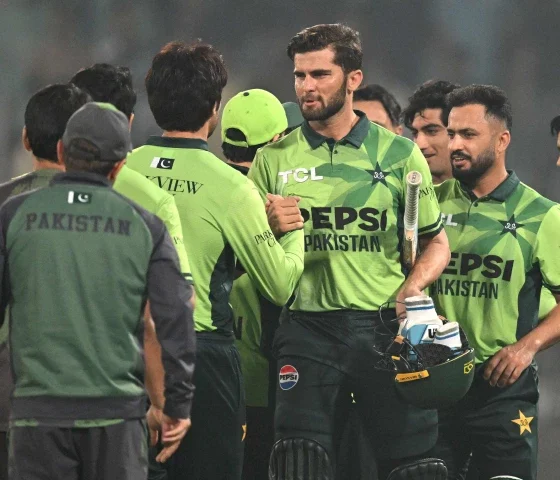 Pakistan beat South Africa by two wickets to mark Faisalabad’s international return  | The Express Tribune