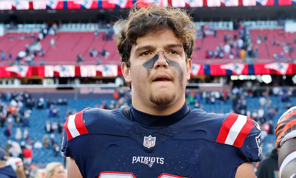 Patriots place star offensive player on IR with knee injury ahead of stretch run