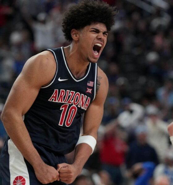 Peat wows in debut as Arizona beats No. 3 Florida