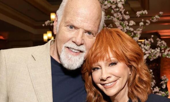 Reba McEntire details wedding plans with Rex Linn