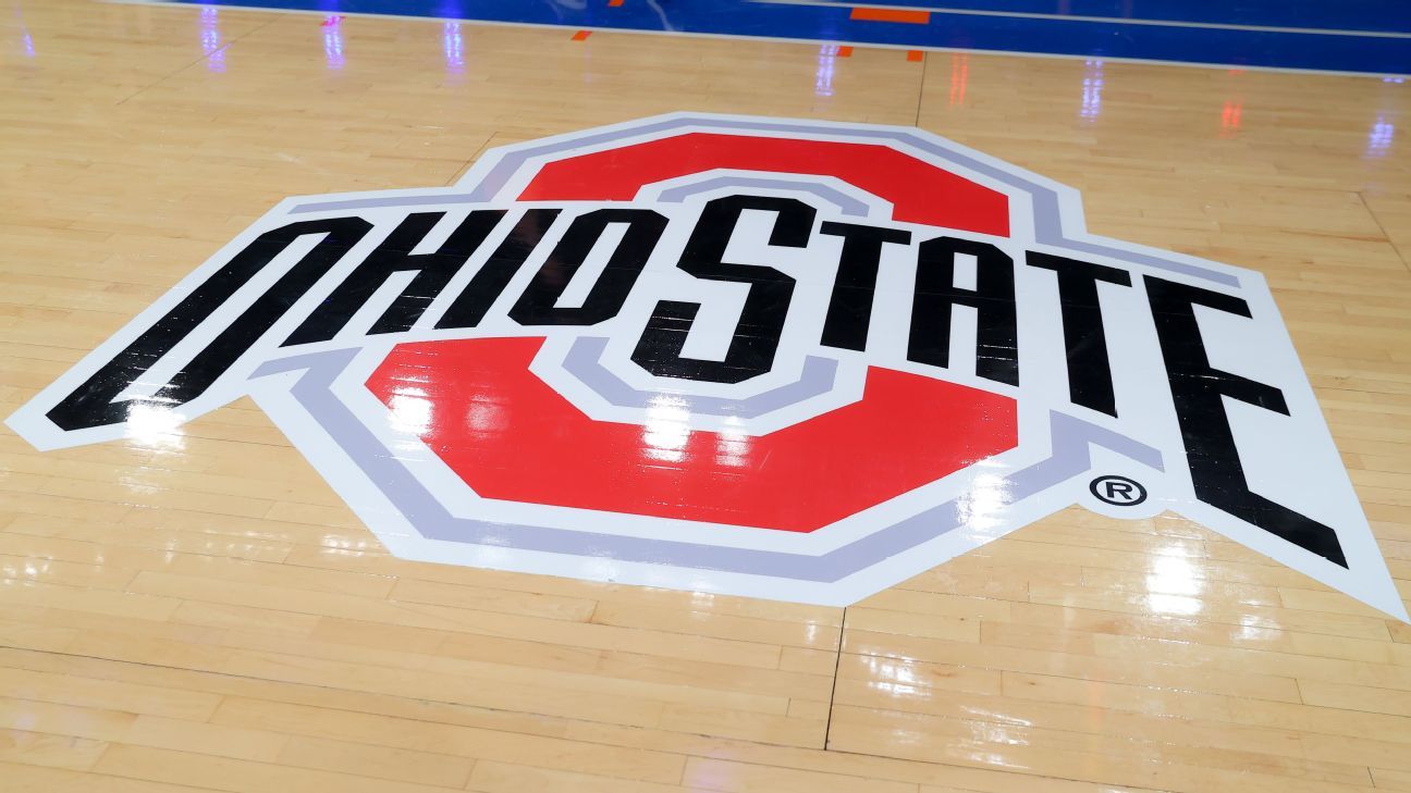 Smith, No. 10 in ’27 hoops class, picks Buckeyes