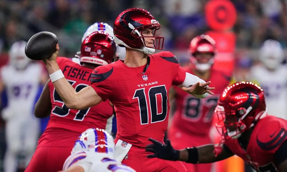 Texans upset Bills to shake up AFC playoff picture