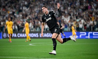 Transfer rumors, news: Barcelona, Bayern, Man United fight for Vlahovic