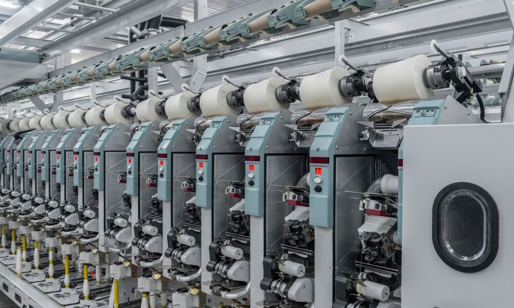 US manufacturing contracts for eighth straight month in Oct