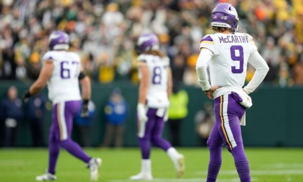 Vikings vets back McCarthy, say rebound in store