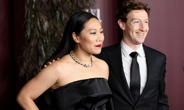 Zuckerbergs put AI at heart of pledge to cure diseases